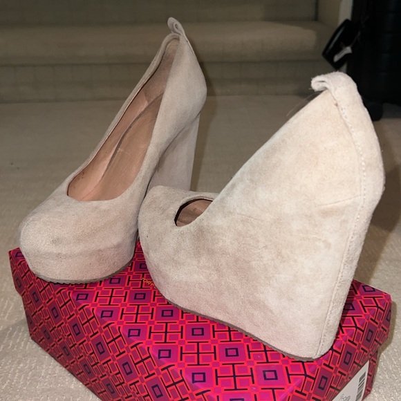 ALDO Light Brown Suede Heels - Picture 2 of 4